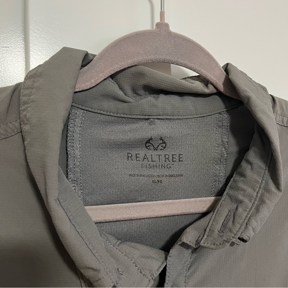 Realtree Men's Grey Lightweight Utility Shirt Shirt Size XL Fishing Hunting - Picture 4 of 7